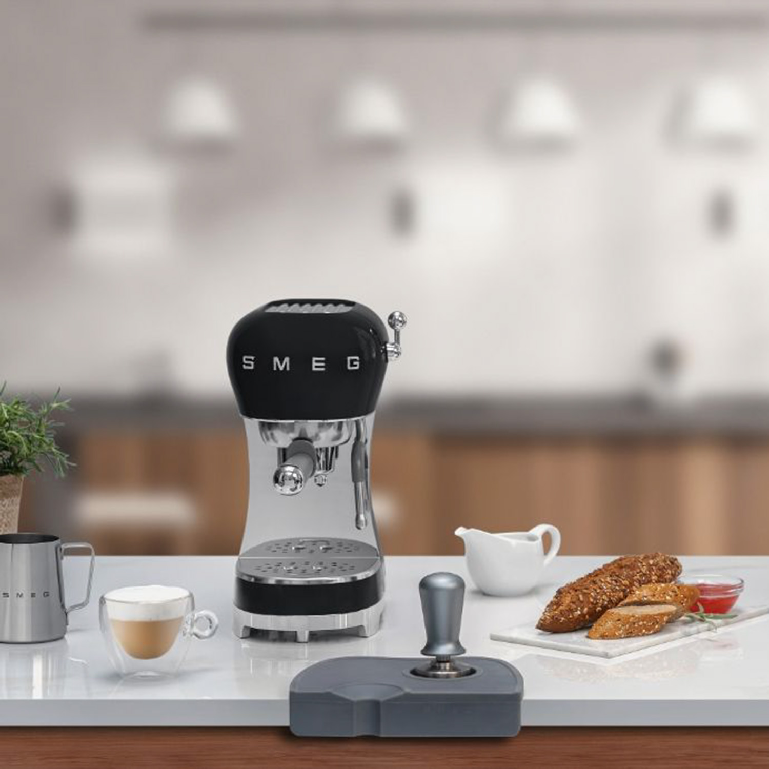smeg espressomaschine ecf02 schwarz kueche 95331