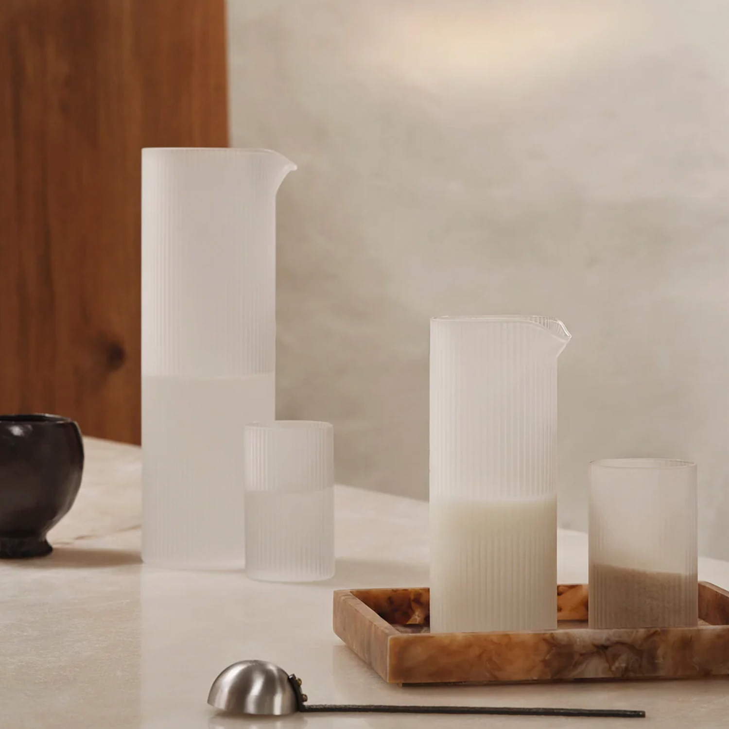 ferm LIVING Ripple Milchkaennchen matt 1104270137 mit Milch 104487