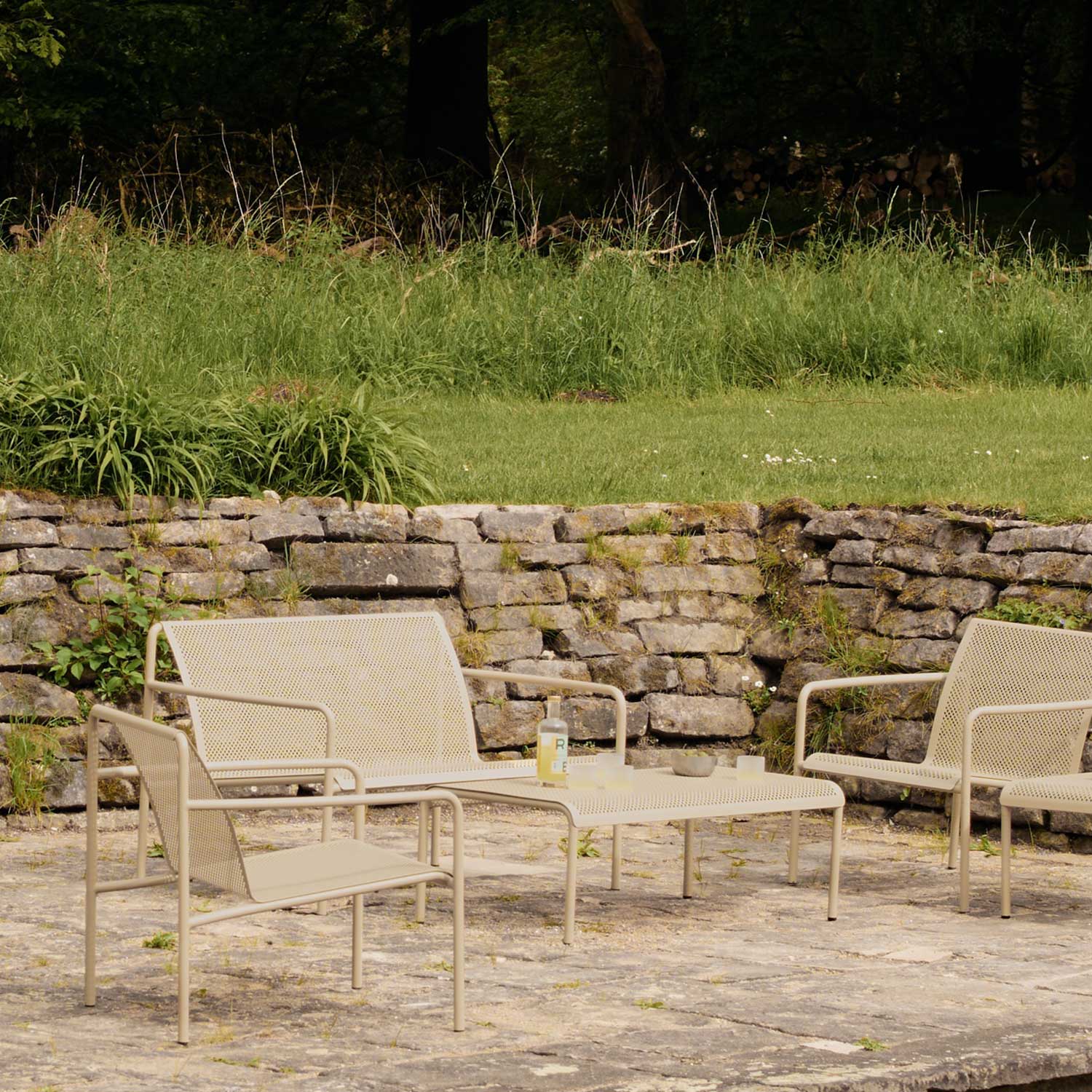Ferm Living - Dapple Outdoor 2-Sitzer cashmere