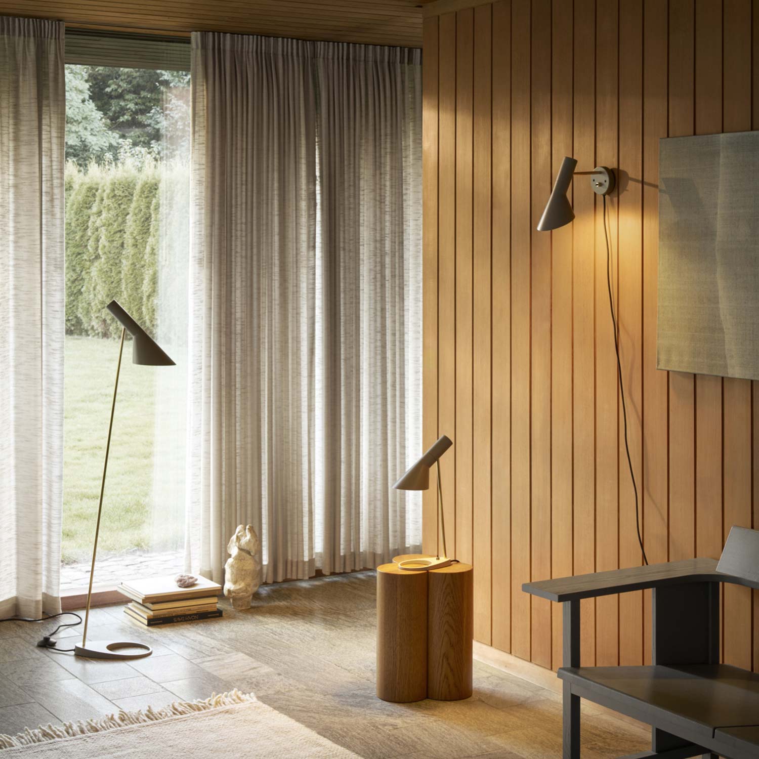 Louis Poulsen - AJ Wandleuchte Warm Grey