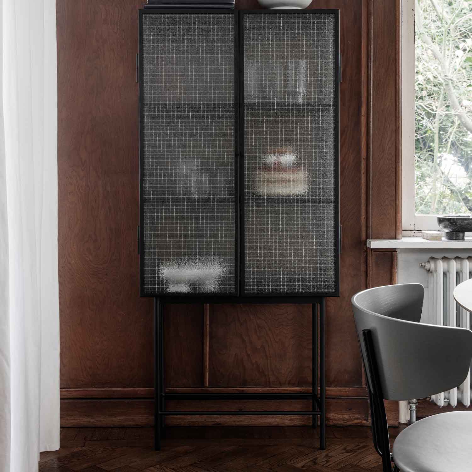 Haze Vitrine ferm Living Im Wohnzimmer 82740