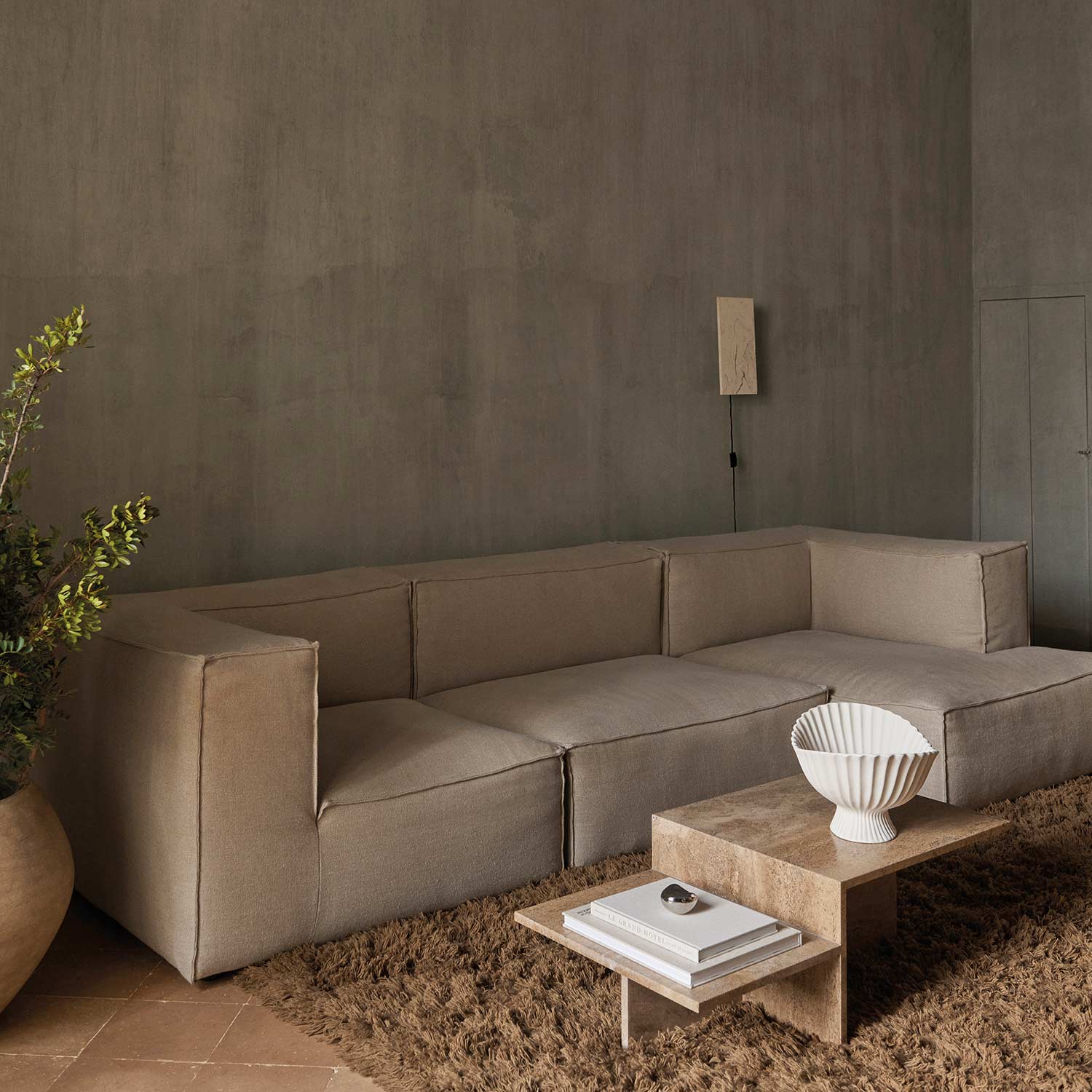 ferm living distinct beistelltisch dark brown ambiente 90795