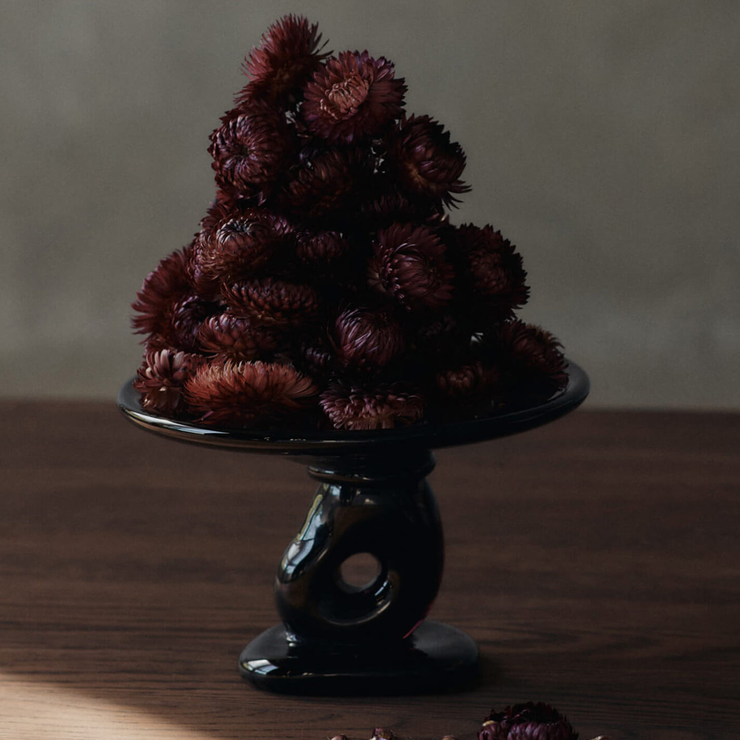 Ferm Living - Damo Glas-Etagere Ø 21 cm dark grape