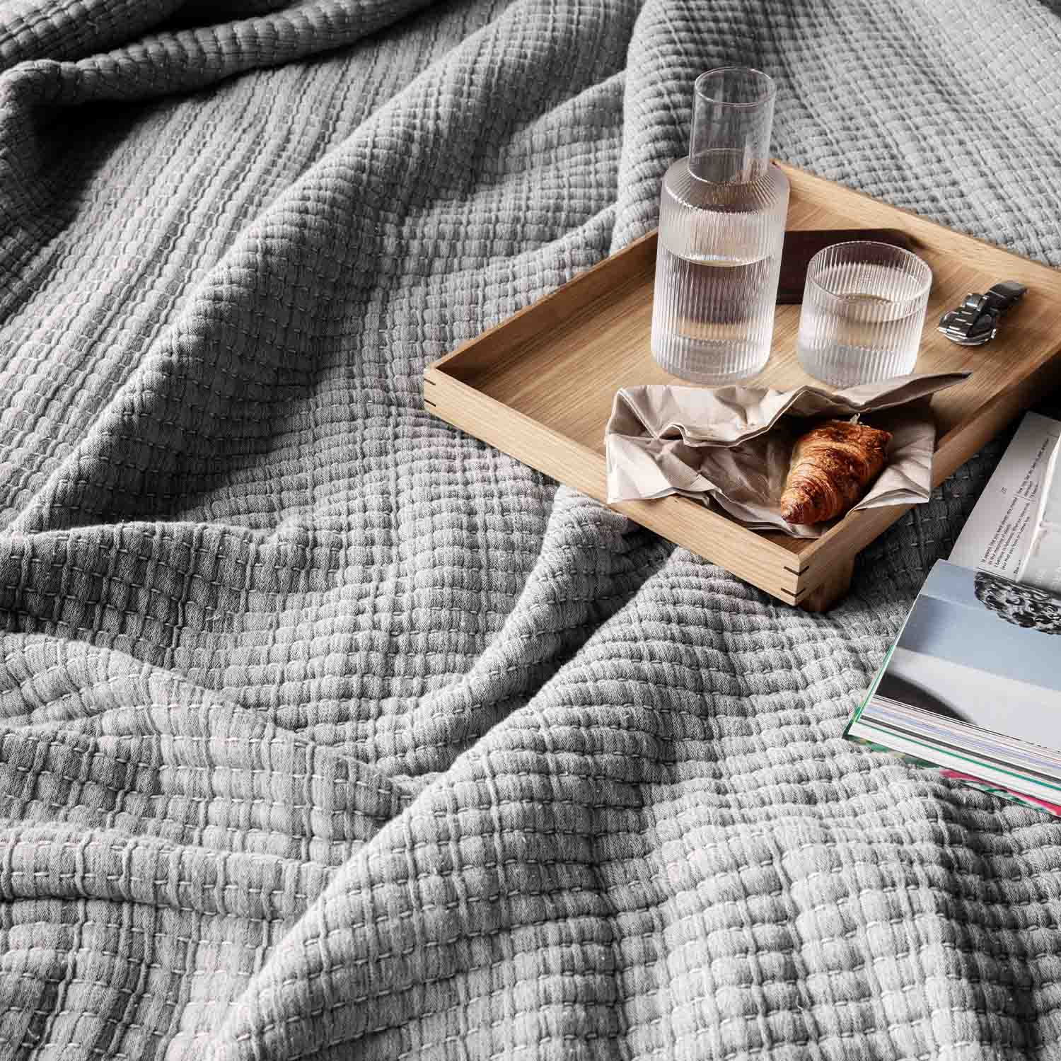 ferm Living karaffe ambiente im bett