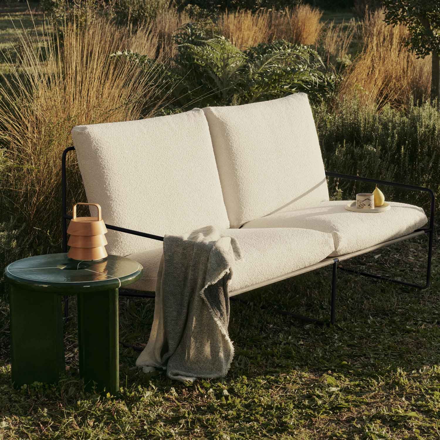 Ferm Living - Desert 2-Sitzer Sofa black/Dolce dark sand