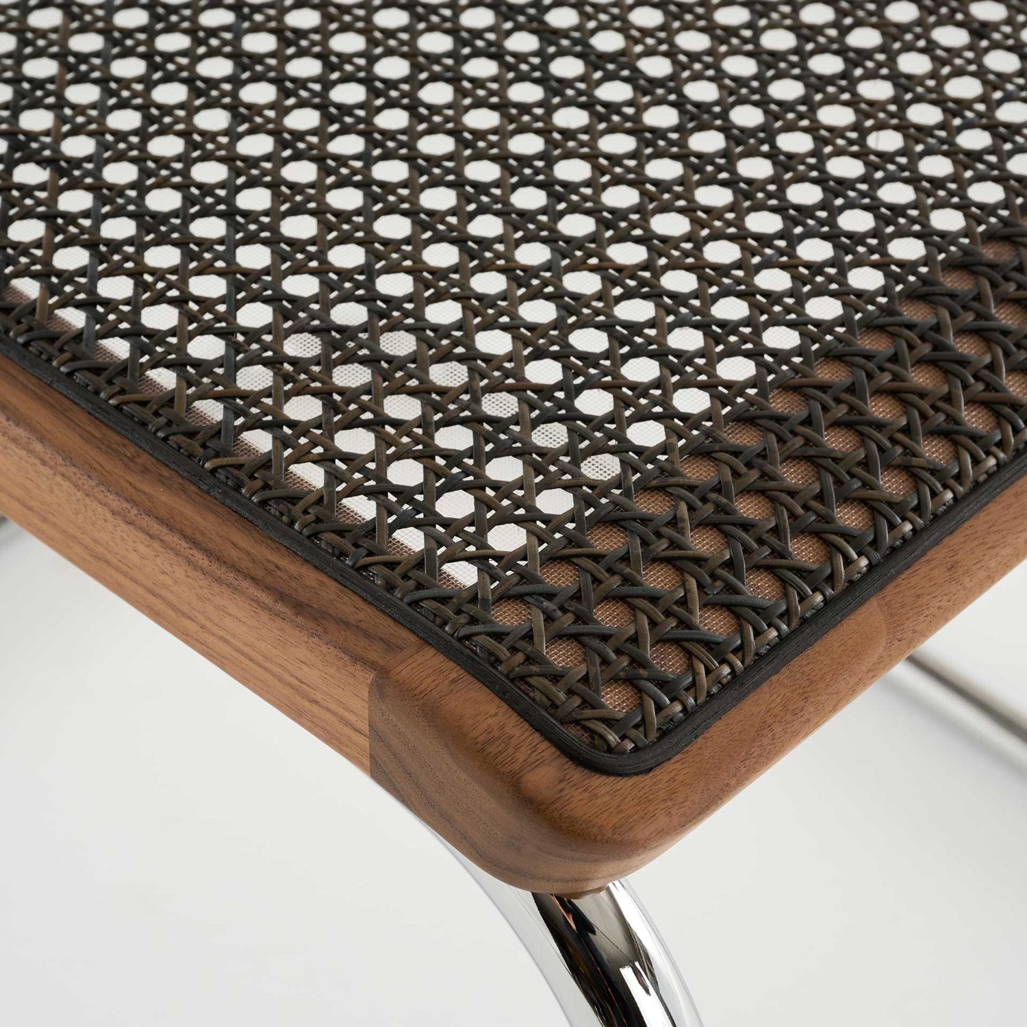 Thonet - S32V Stuhl chrom / nussbaumfarben TP24