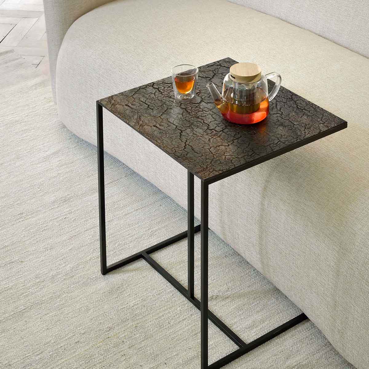 25913 triptic side table lifestyle whisky 86815