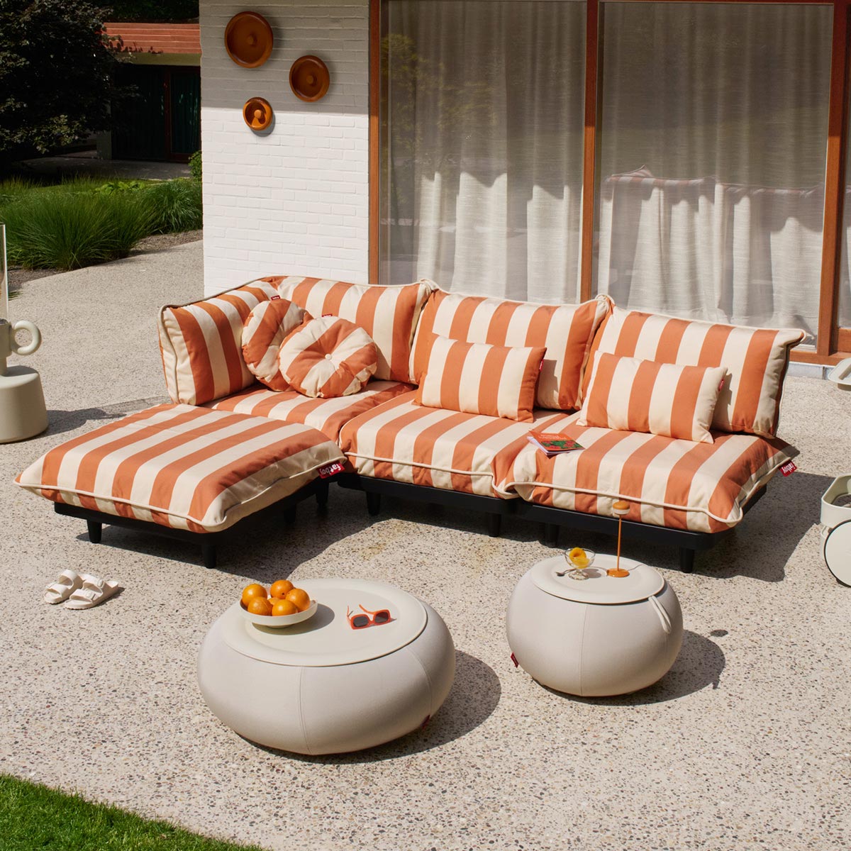 Fatboy - Paletti Stripe Orange Creme Sitzecke rechts