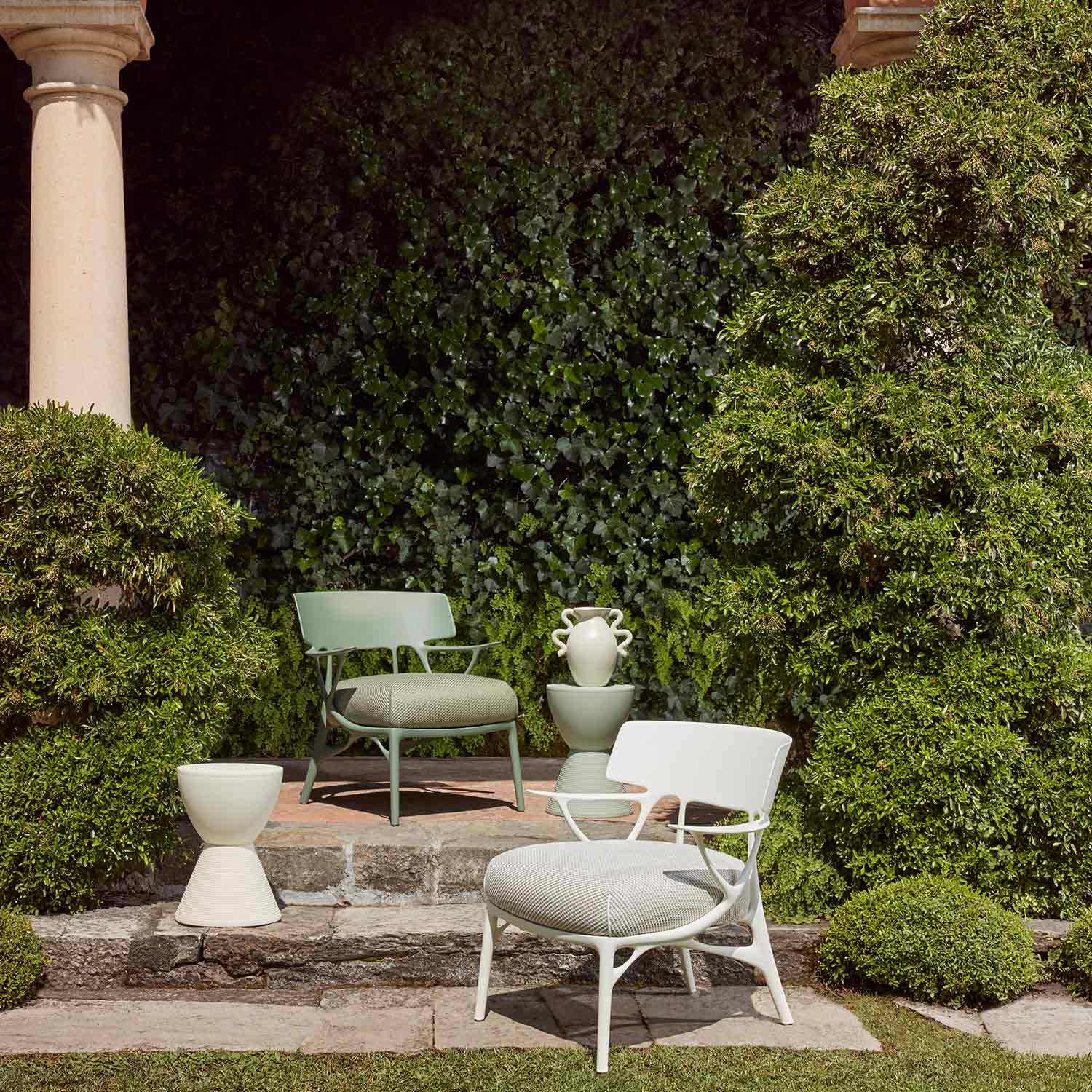 Kartell - A.I. Lounge Texture Sessel Haselnuss-grau