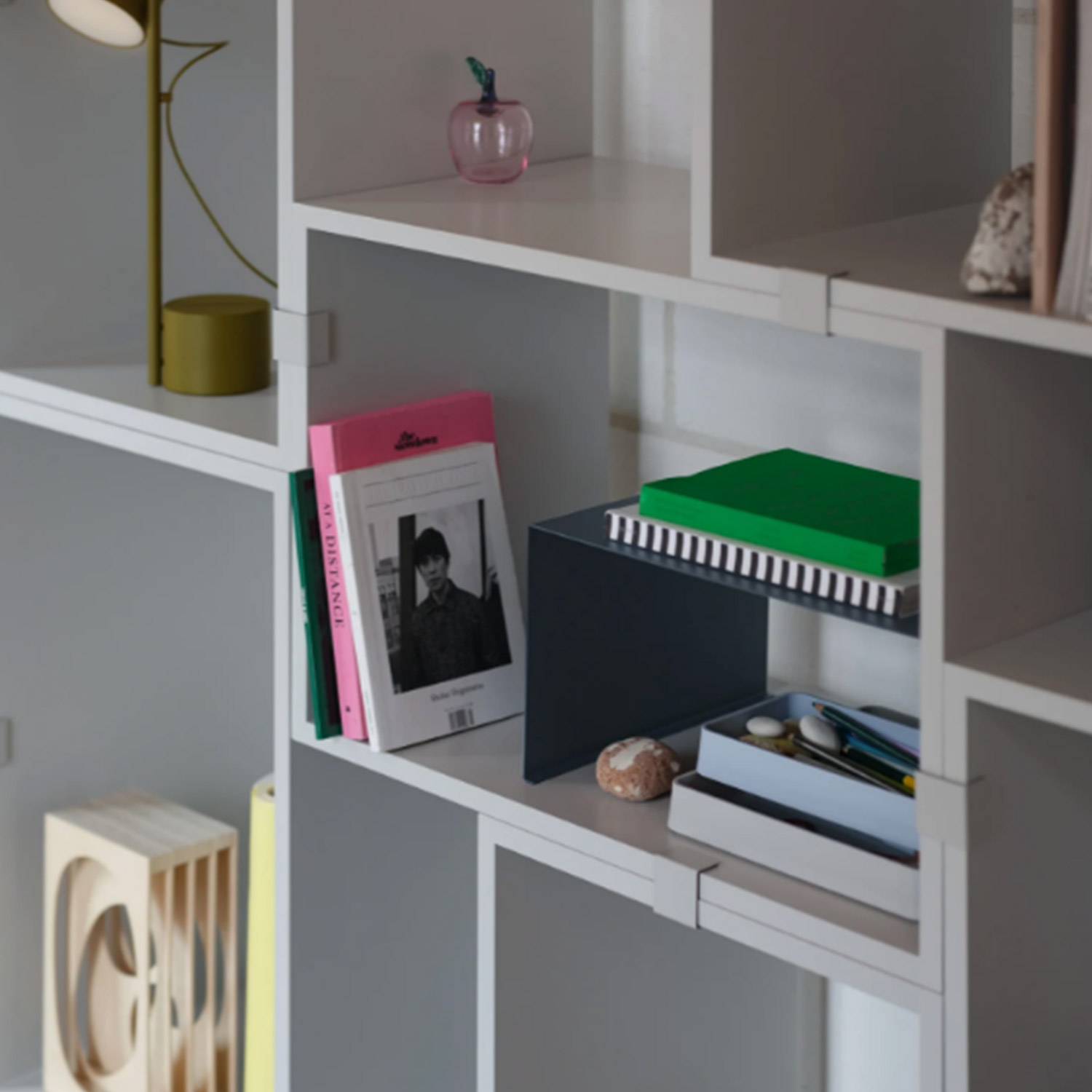 28796 en stacked insert grey muuto in anwendung 103038