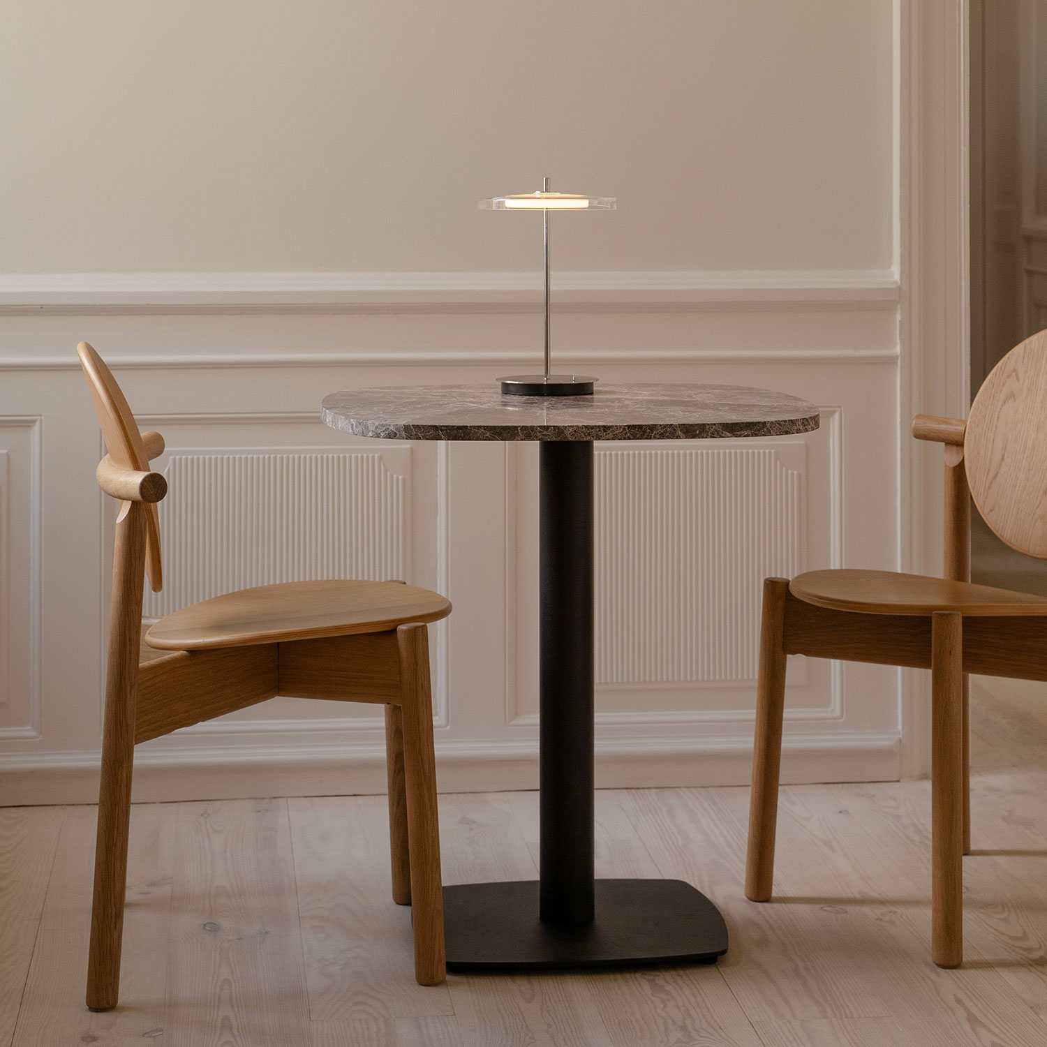 UMAGE - Asteria Glas Move Akku Tischleuchte messing