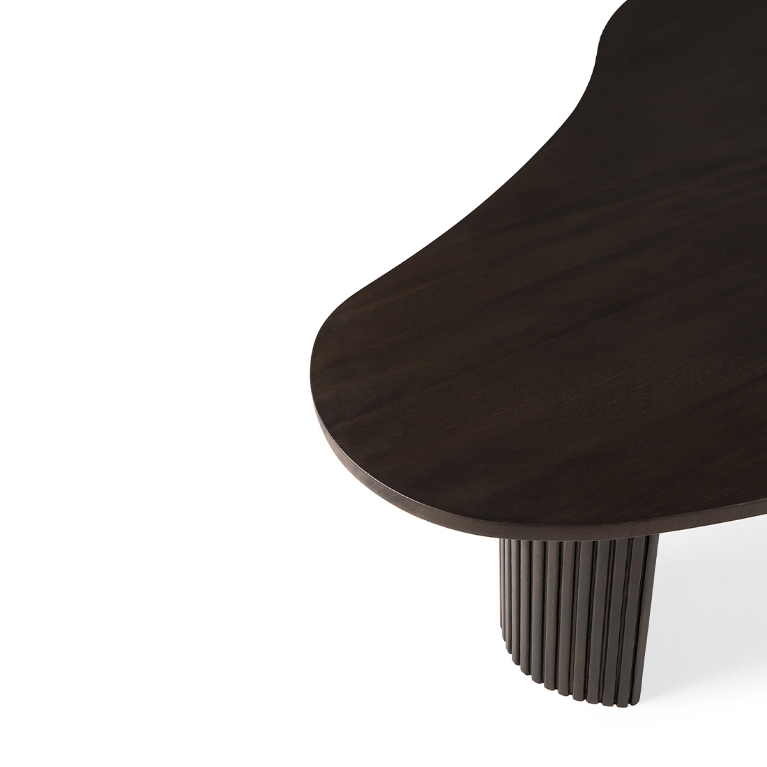 boomerang mahogany couchtisch freisteller dunkelbraun close up oben 88824