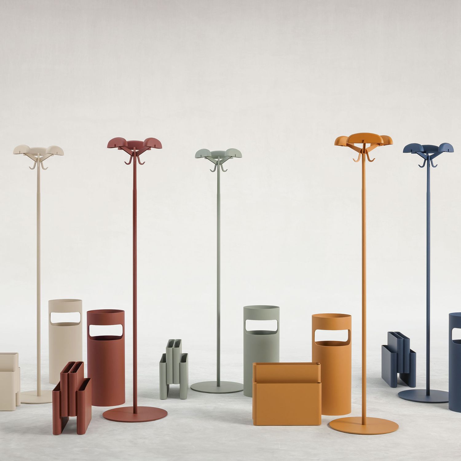 Kartell - Alta Tensione Garderobenständer blau