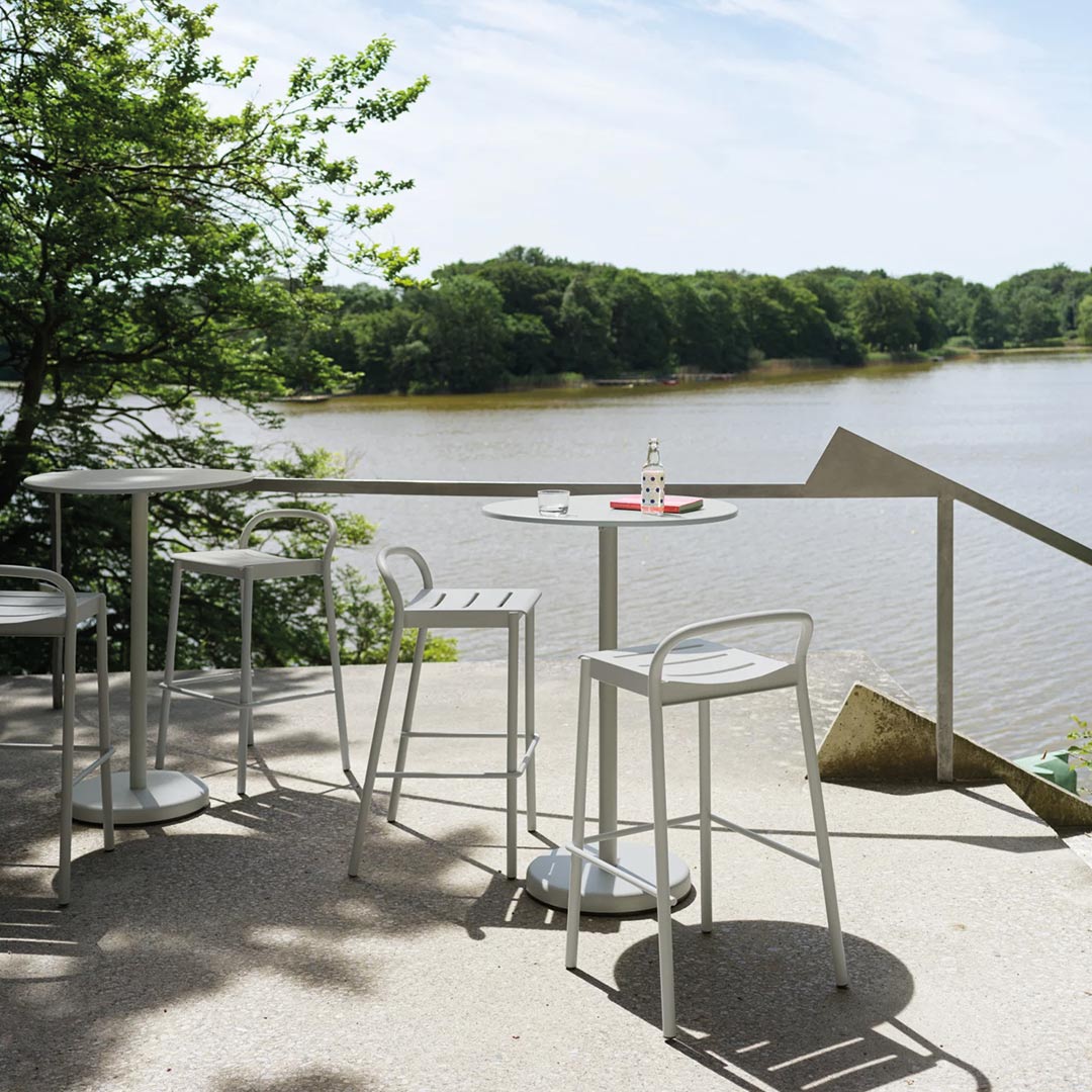 muuto linear steel cafetisch 95 grey rund ambiente 85886