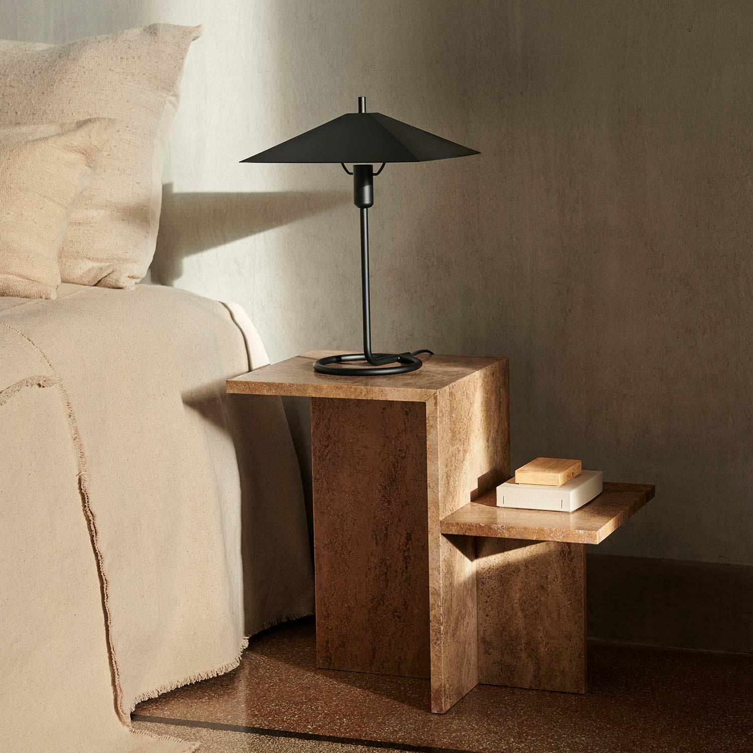 ferm living distinct beistelltisch dark brown schlafzimmer 90802
