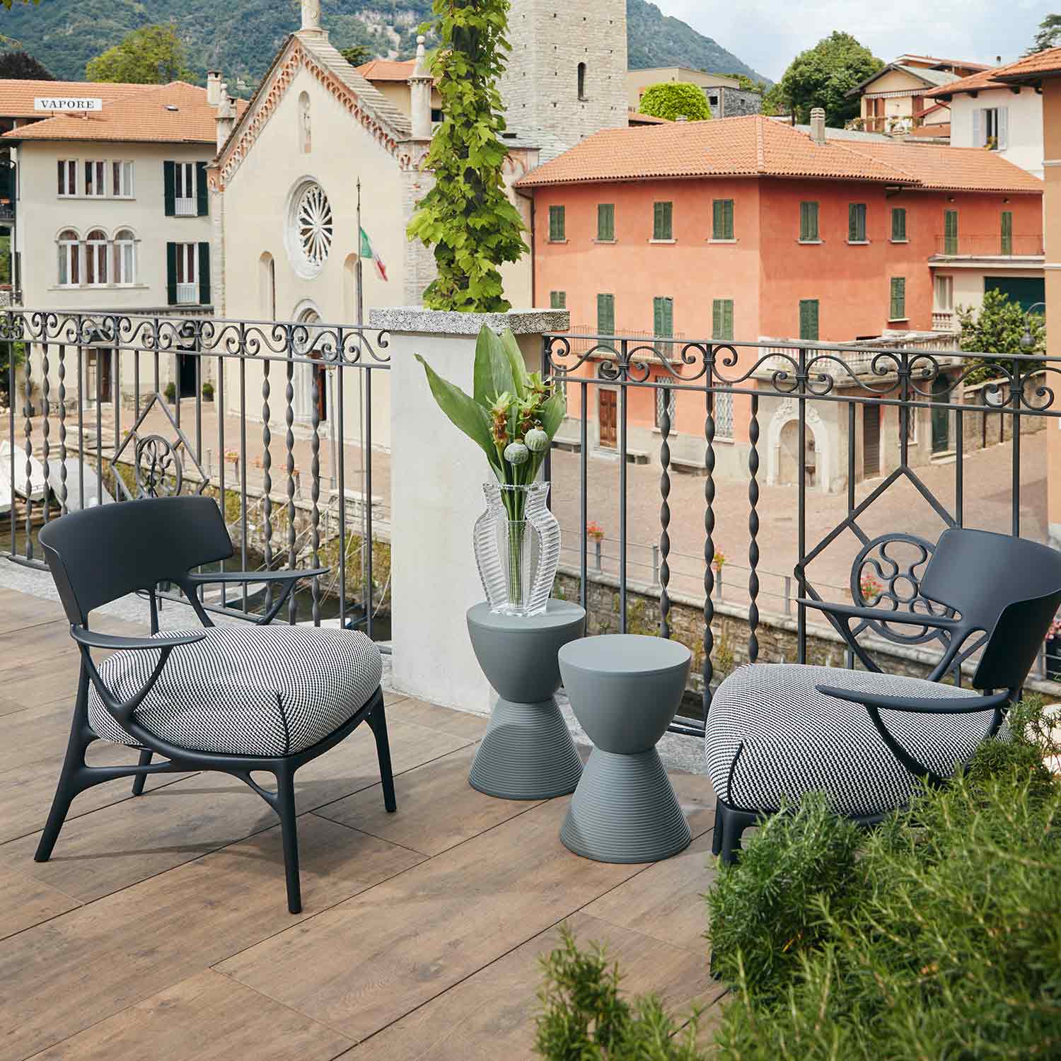 Kartell - A.I. Lounge Outdoor Sessel weiß-beige