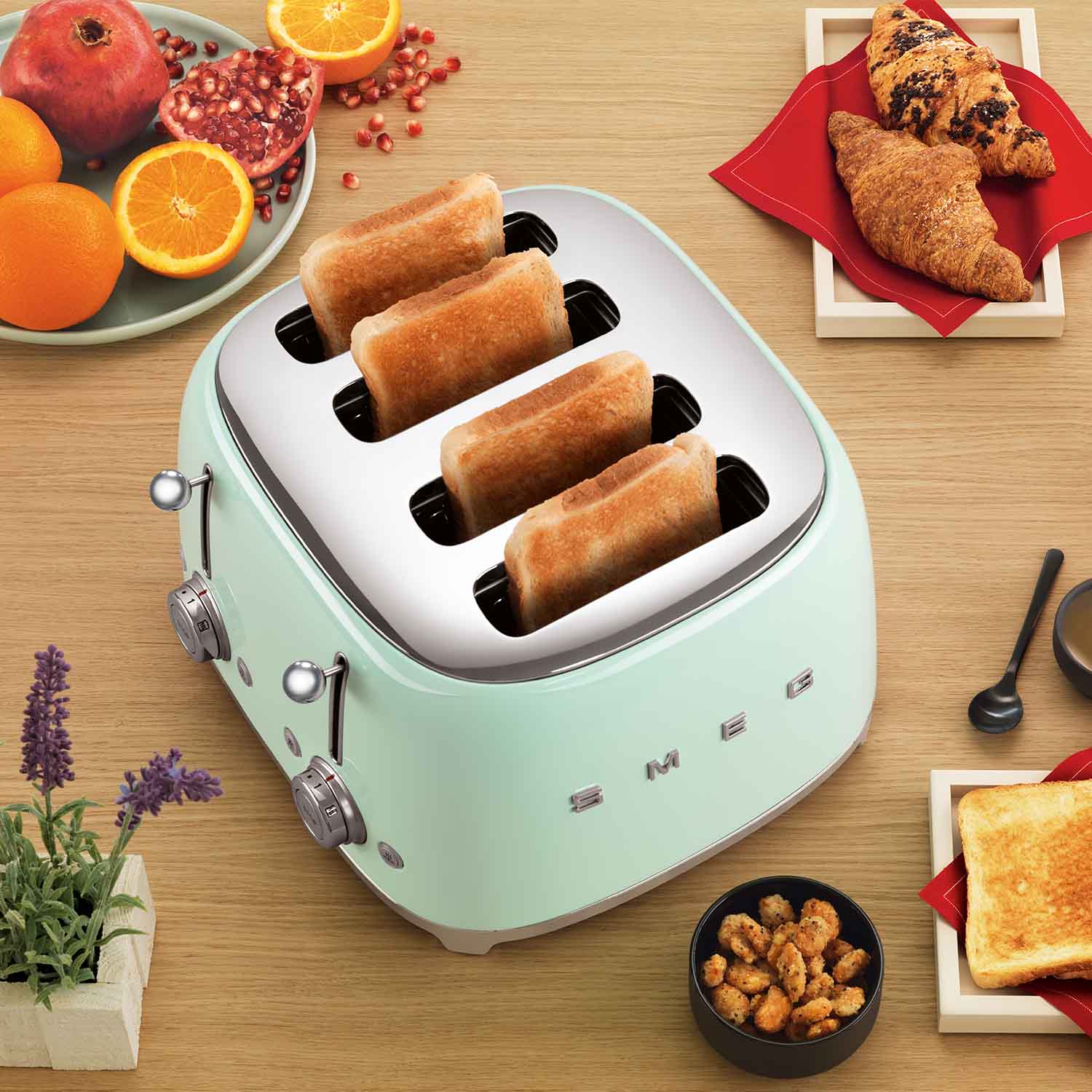 Fruehstueckstisch smeg Toaster 4 Schlitze TSF03 56691