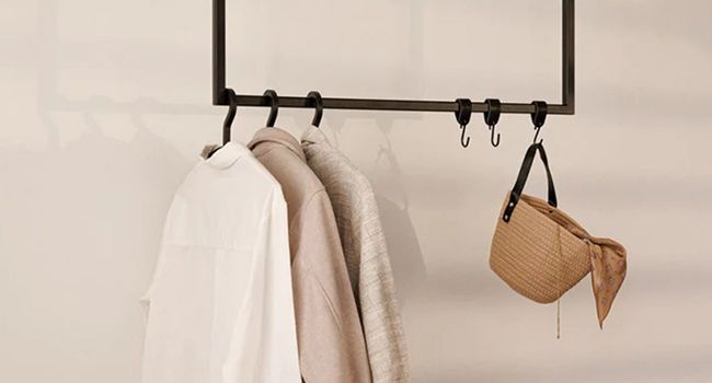 Metallbude Garderobe Leder S-Haken an Kleiderstange