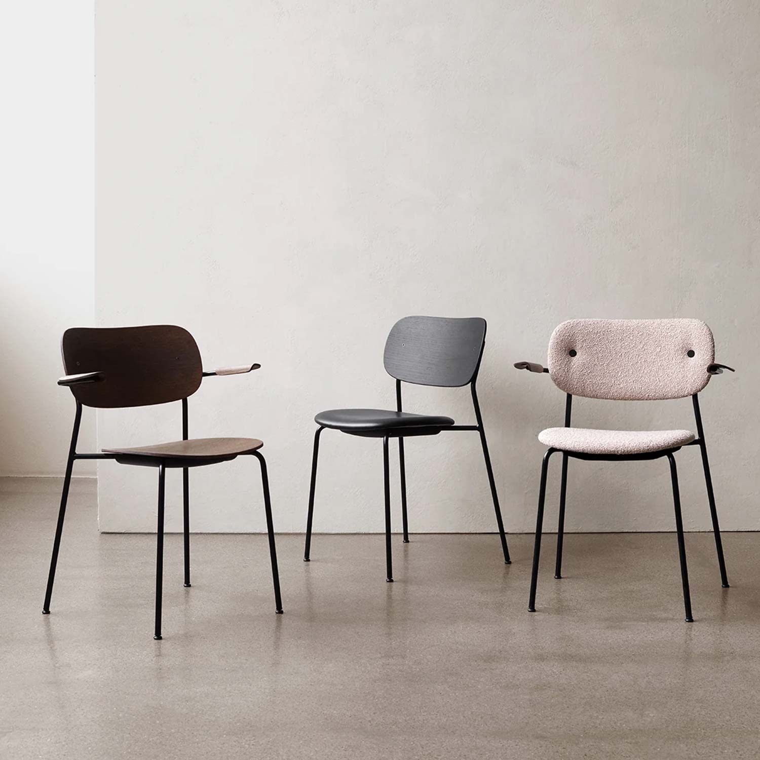 Audo - Co Dining Chair schwarz/Eiche dunkel Sitzpolster 1001