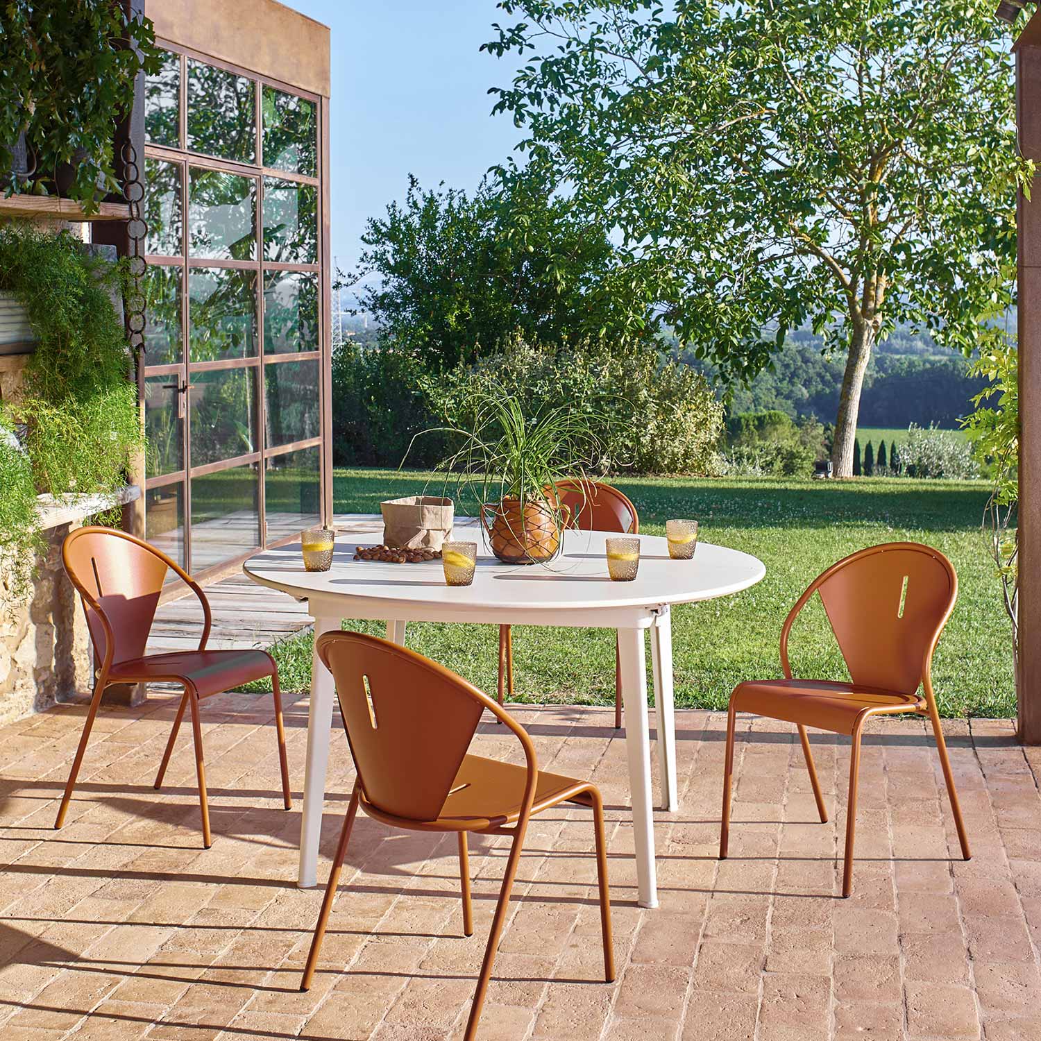 EMU - Plus4 Gartentisch 138x76 cm rund weiß