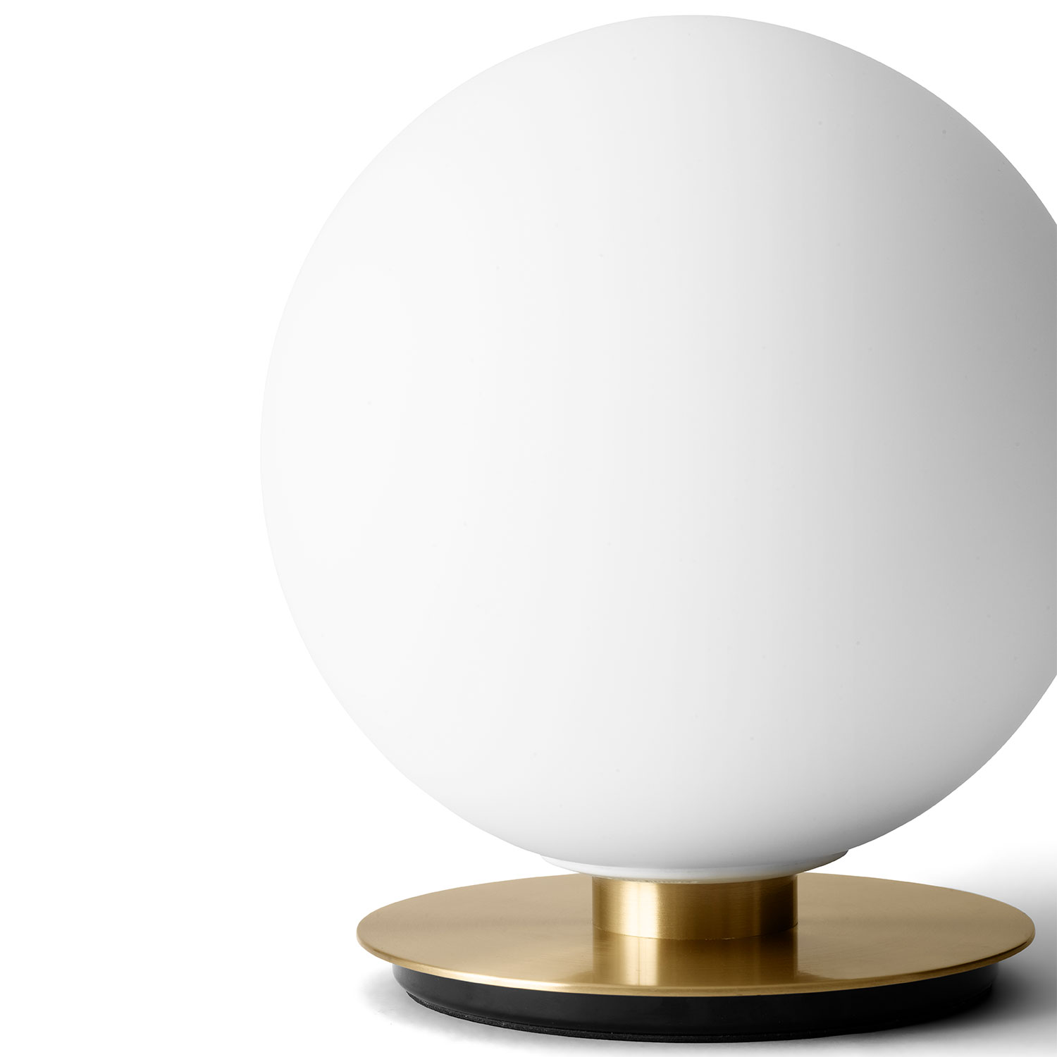 Audo - TR Bulb Decken- und Wandleuchte Messing / matt opal