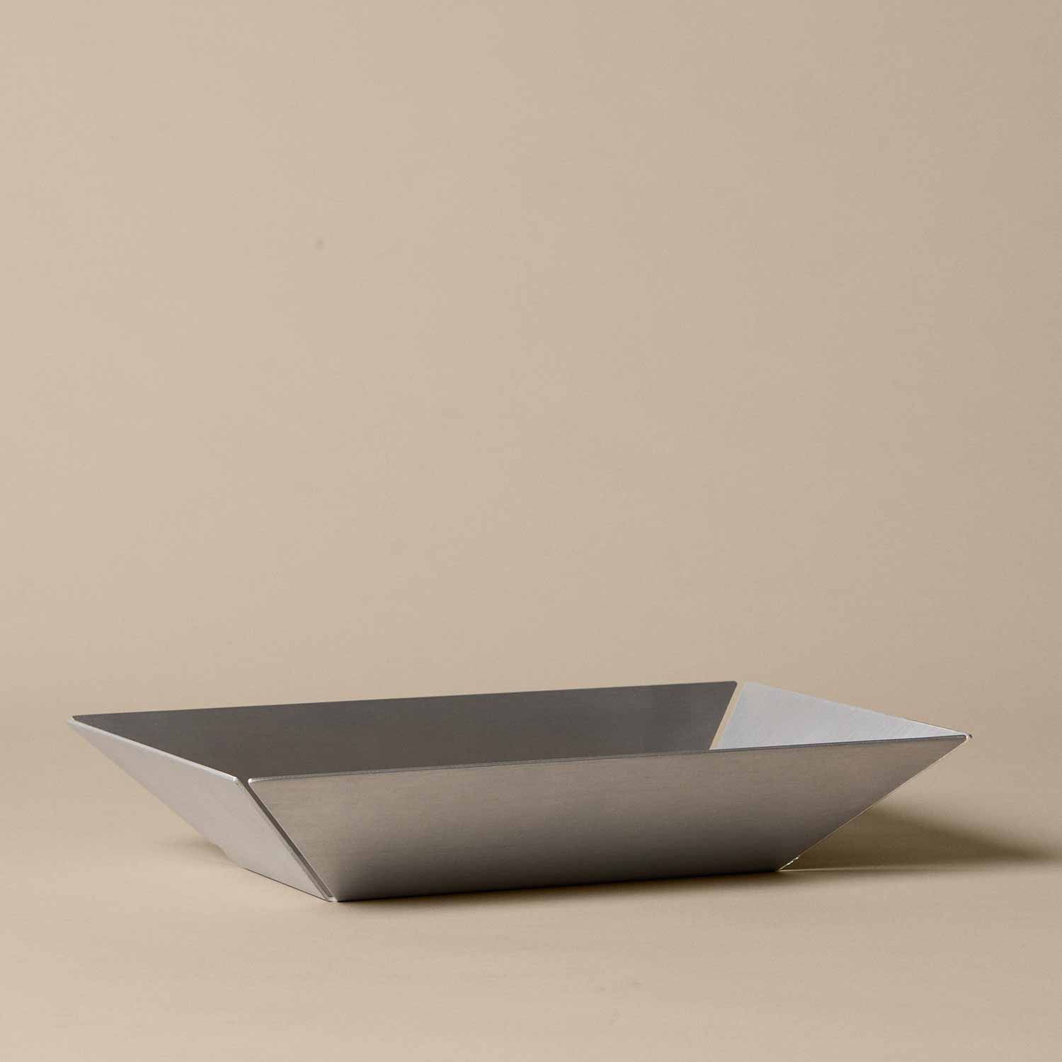 Ferm Living - Press Tablett hoch