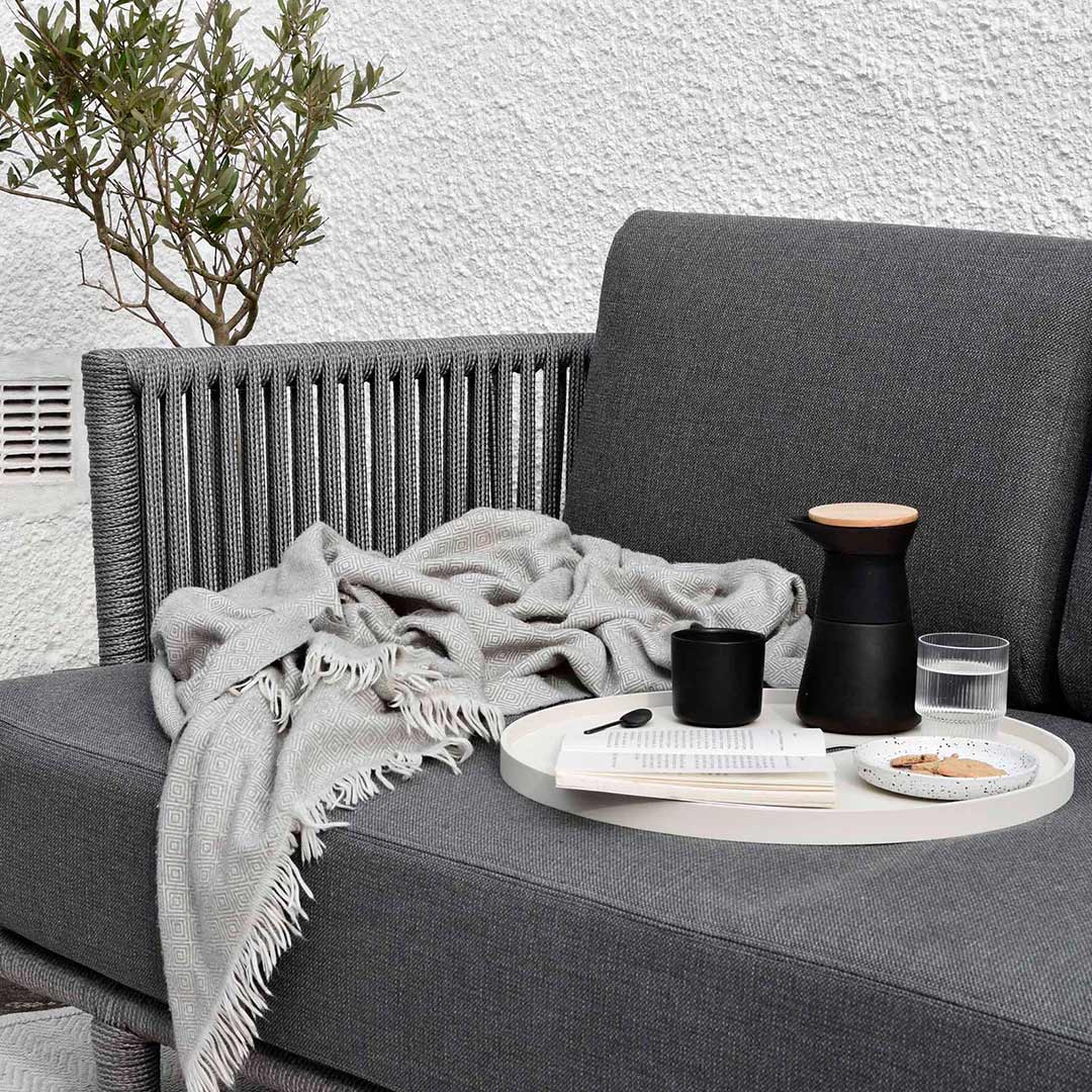 cane line moments 3 sitzer outdoorsofa detail 78806