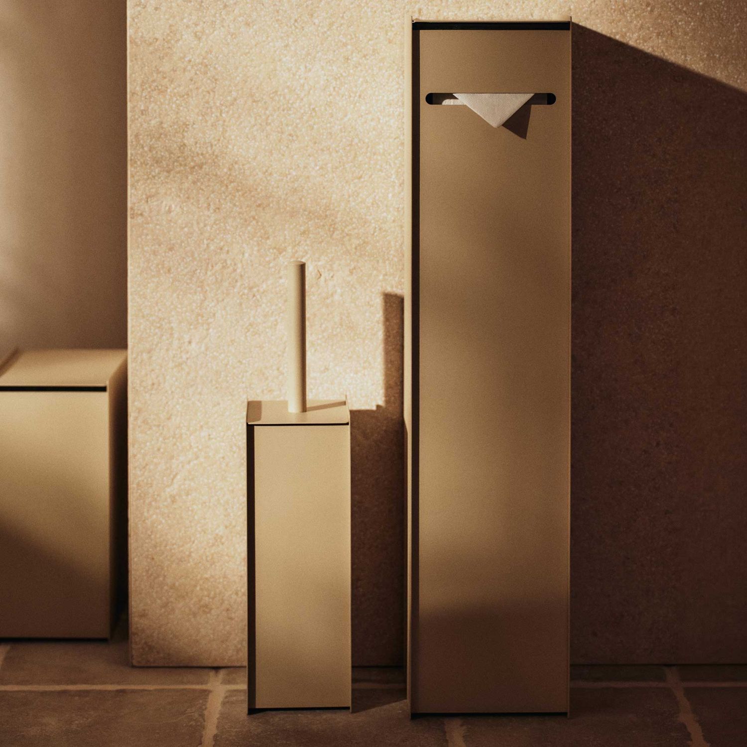 Ferm Living - Sama Toilettenpapierspender schwarz